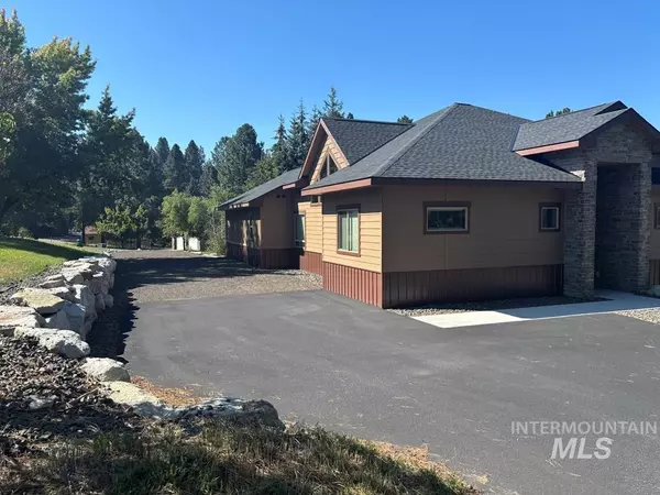 Cascade, ID 83611,911 Caddy Lane