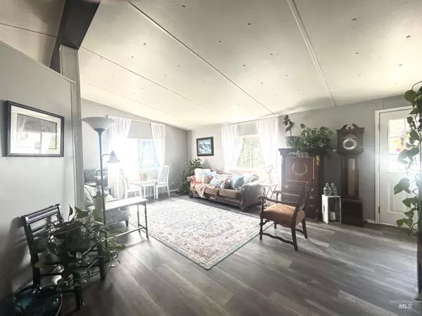 Nezperce, ID 83543,211 Cedar St.