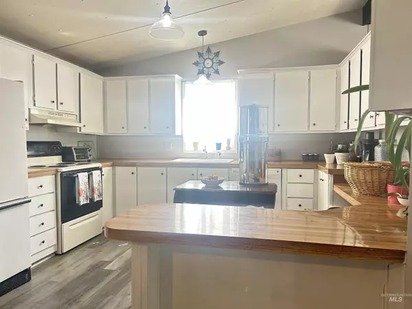 Nezperce, ID 83543,211 Cedar St.