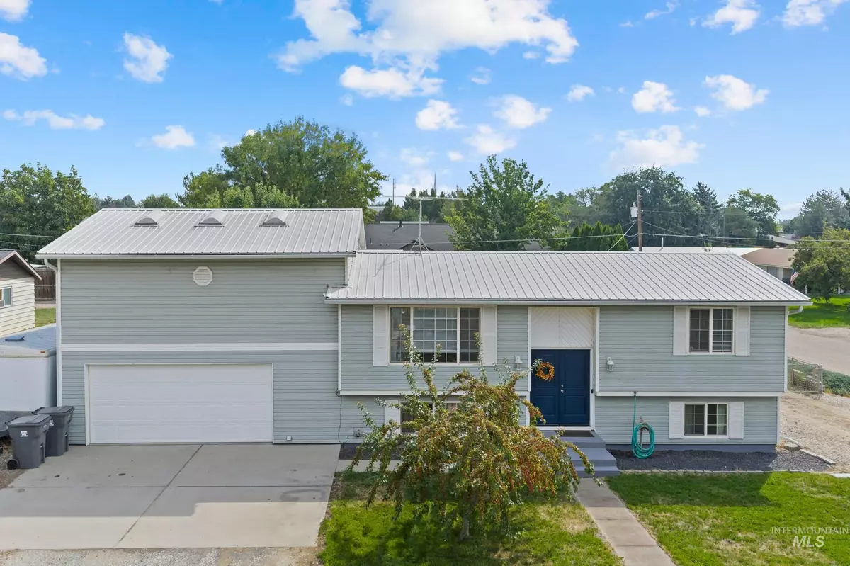 Parma, ID 83660,1104 N B
