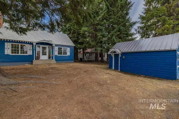 Mccall, ID 83638,104 E Lake St.