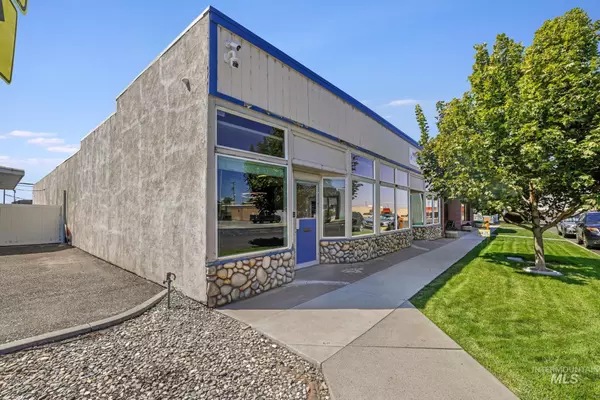 Twin Falls, ID 83301,560 Main Ave South