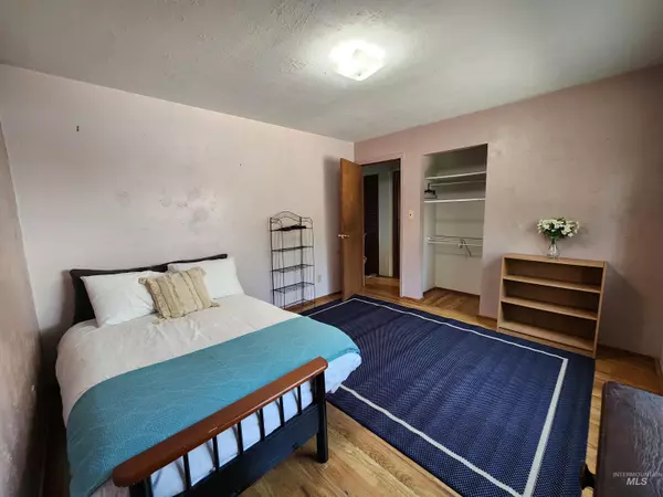 Clear Creek, ID 83716,16 Holcomb