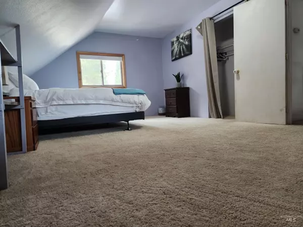 Clear Creek, ID 83716,16 Holcomb