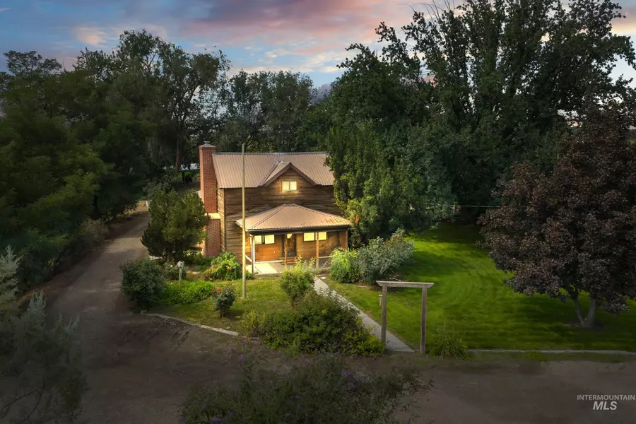 31637 Apple Valley Rd, Parma, ID 83660