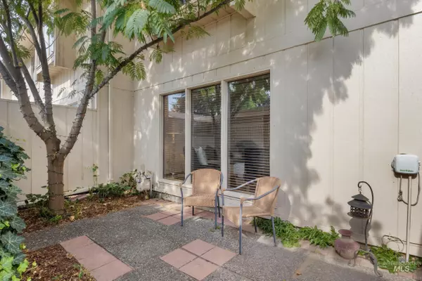 Boise, ID 83705-4667,3001 S S Roosevelt St Apt 16