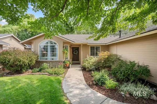 6832 N Waterlilly Way, Boise, ID 83714