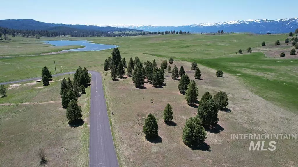 Donnelly, ID 83615,12989 Zoon Ln