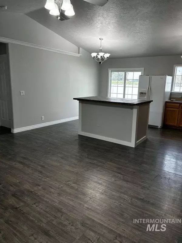 Burley, ID 83318,445 Hansen Ave