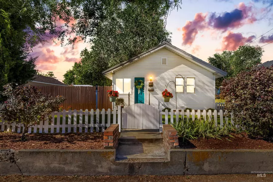 815 8th St. South, Nampa, ID 83651