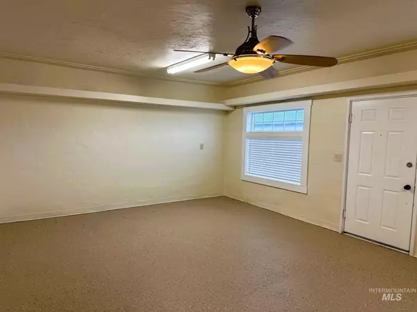 Homedale, ID 83628-4704,222 W Idaho Ave