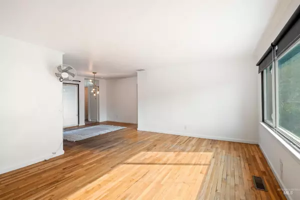 Boise, ID 83705,618 S Pearl St