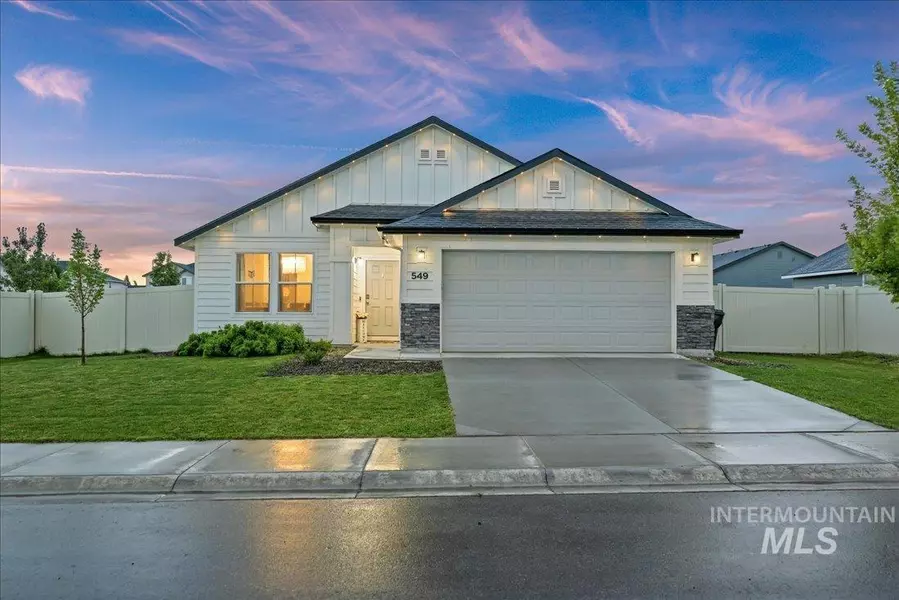549 W Screech Owl Dr, Kuna, ID 83634