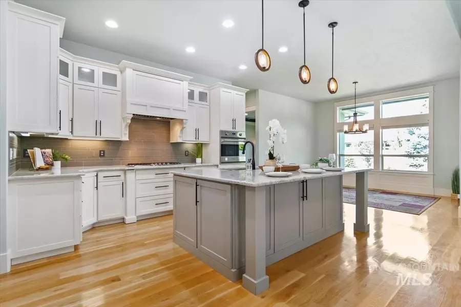 9852 W Golden Rain St, Star, ID 83669