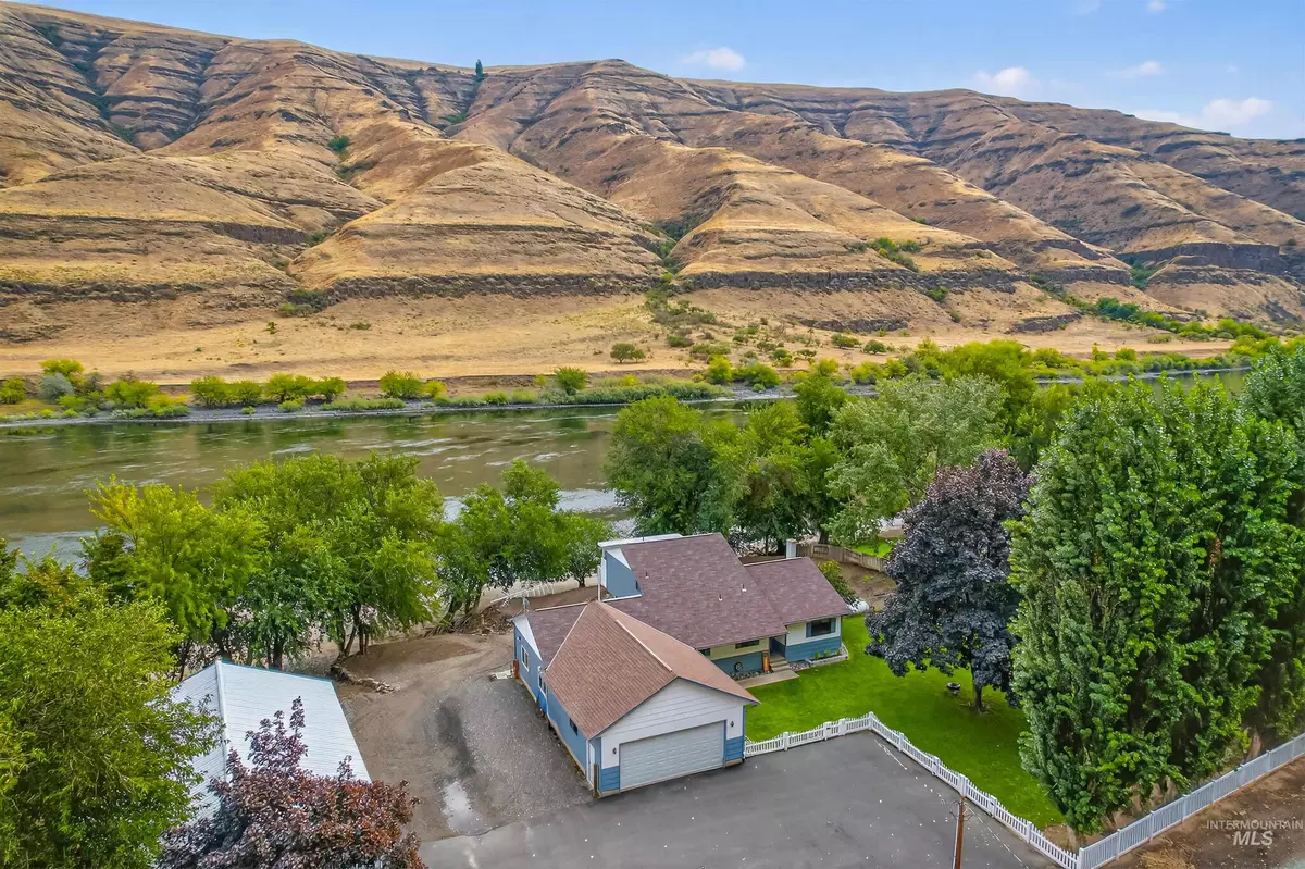 Asotin, WA 99402,13353 Snake River Road