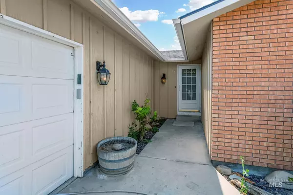 Nampa, ID 83686,311 W Dooley Ln