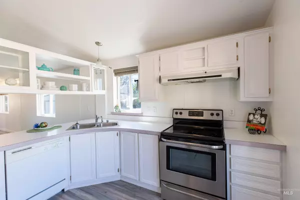 Nampa, ID 83651,816 N Midland Blvd #2