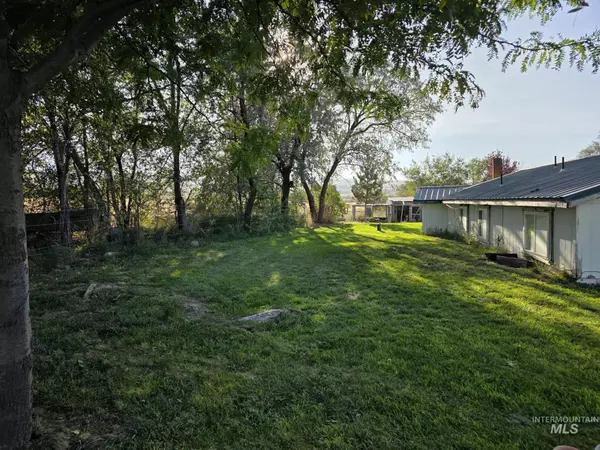 Melba, ID 83641,7969 Sommercamp