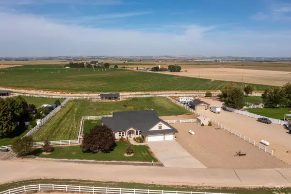 Marsing, ID 83639,5996 Whispering Hills Dr