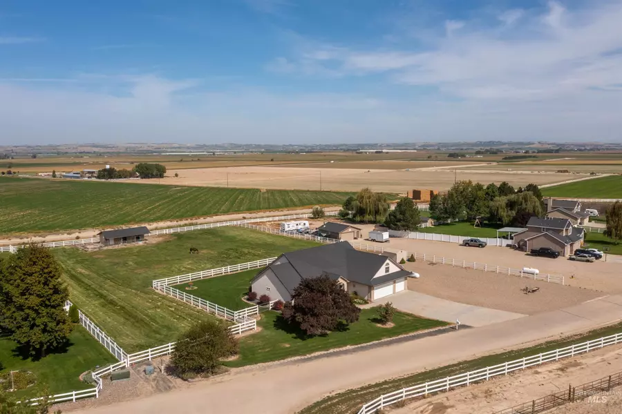 5996 Whispering Hills Dr, Marsing, ID 83639
