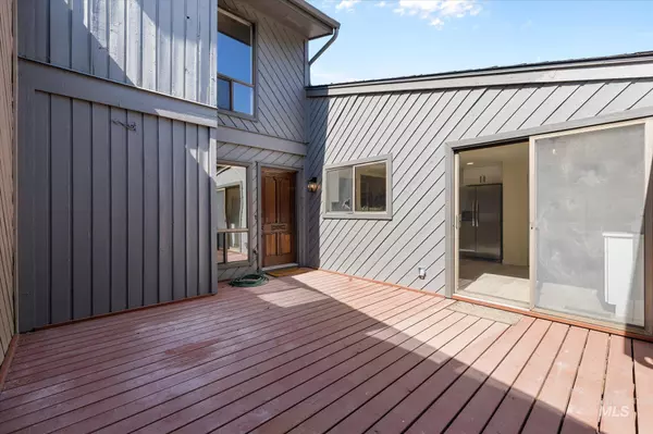 Boise, ID 83704-8635,7247 W Cascade Dr