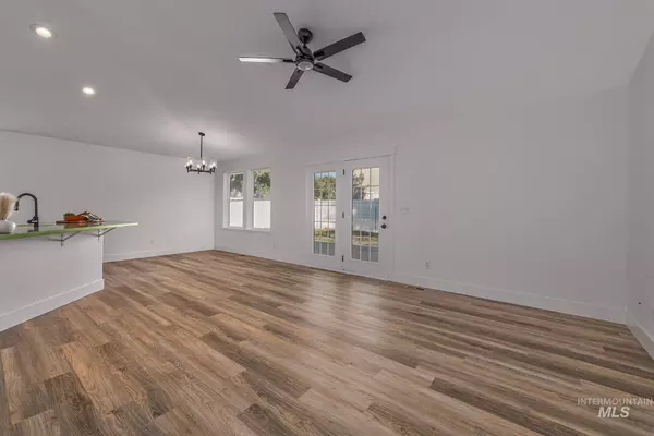 Payette, ID 83661,1522 River St