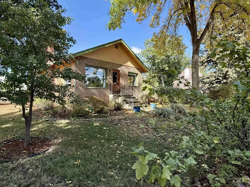 405 S Hayes Street, Moscow, ID 83843