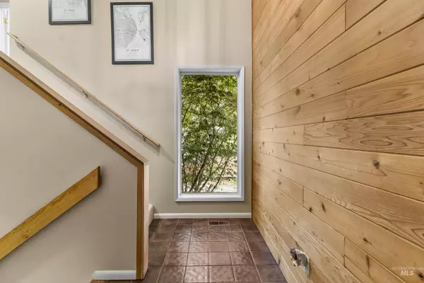 Moscow, ID 83843,1614 Pine Cone Road