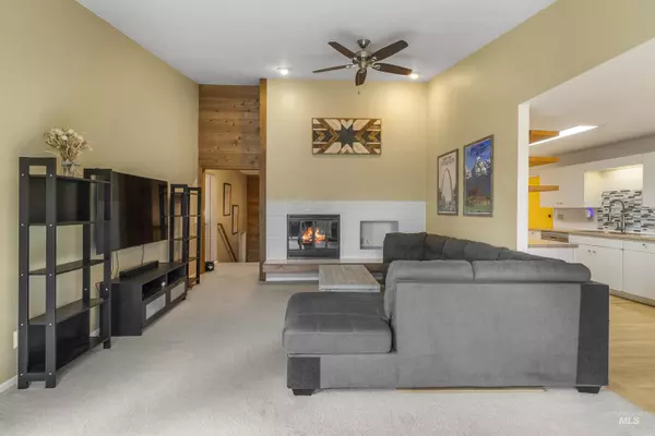 Moscow, ID 83843,1614 Pine Cone Road