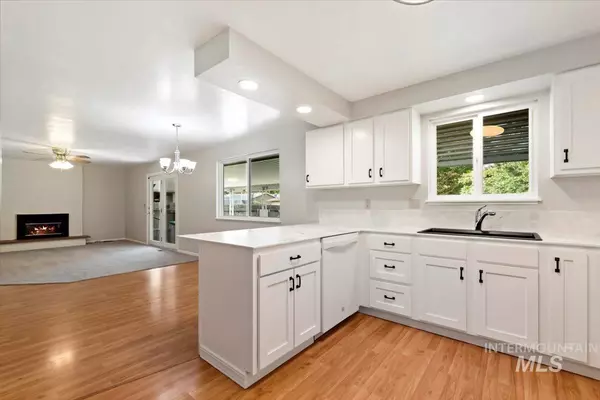 Boise, ID 83706,3727 S Centennial Way