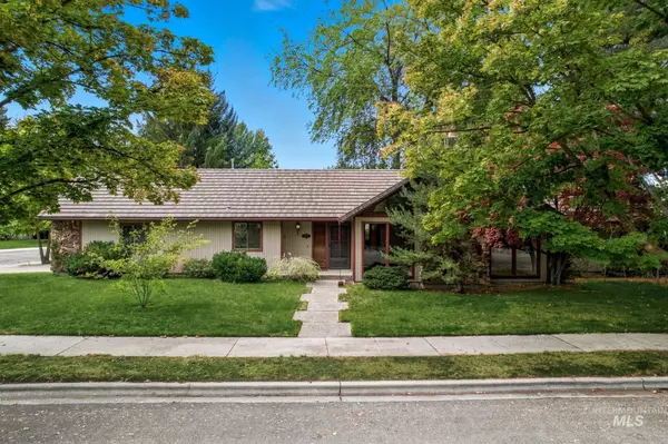 4377 N Johns Landing Way, Boise, ID 83703