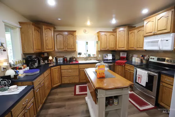 Filer, ID 83328,810 Pine Street