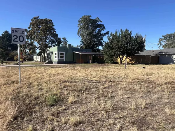 Ontario, OR 97914,687 NW 2nd St