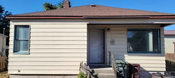 524 8th St, Clarkston, WA 99403