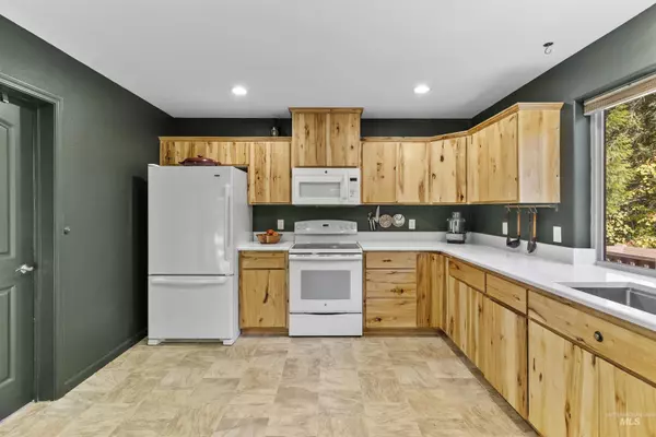 Elk River, ID 83827,131 Votech Ln.