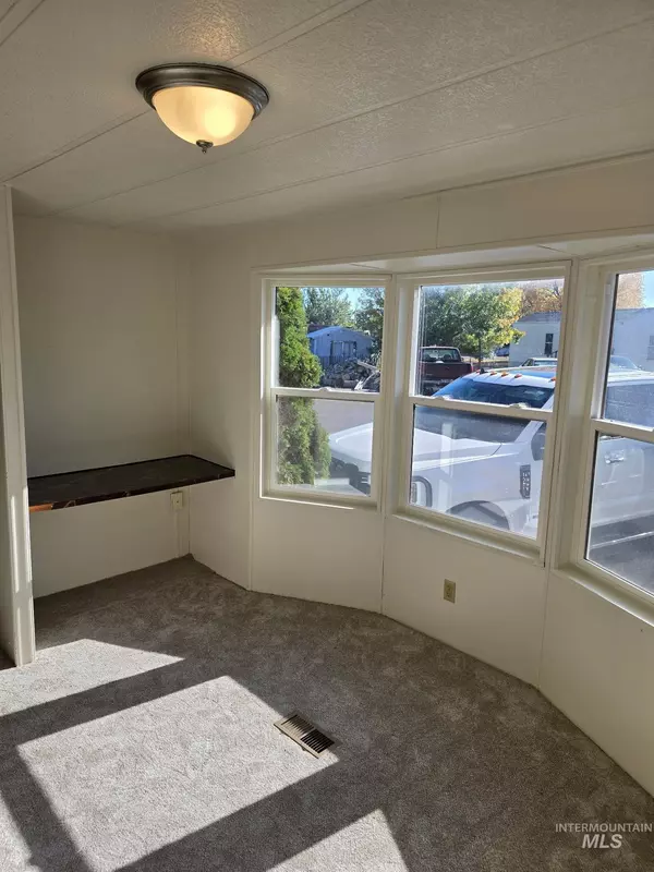 Kimberly, ID 83341,715 E Center St