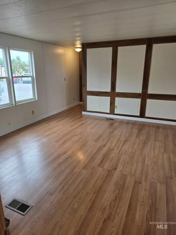 Kimberly, ID 83341,715 E Center St