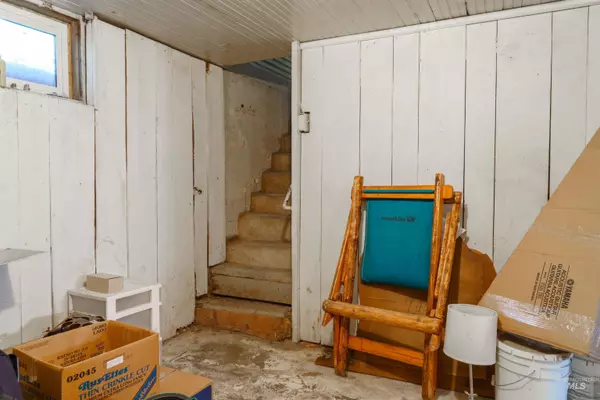 Parma, ID 83660,604 N 4th St