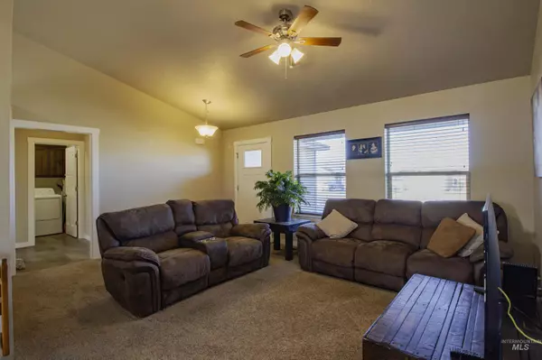 Payette, ID 83661,802 N Summit Place