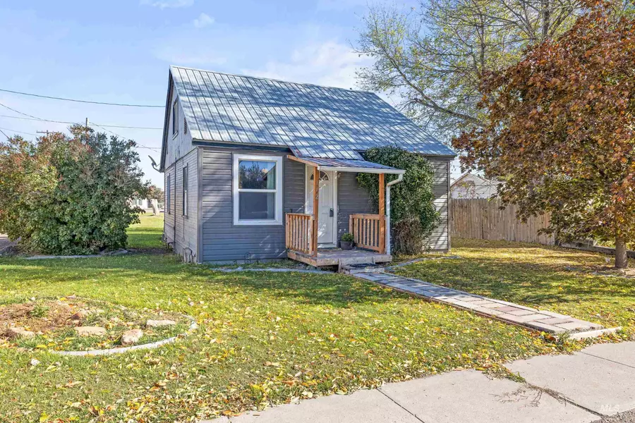 112 N 2nd East St, Paul, ID 83347