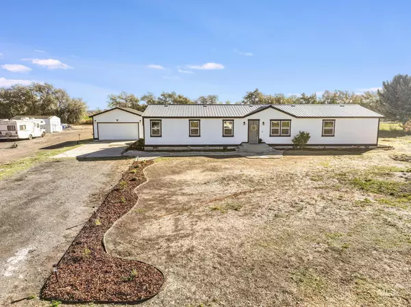 3862 N 2445 E, Filer, ID 83328