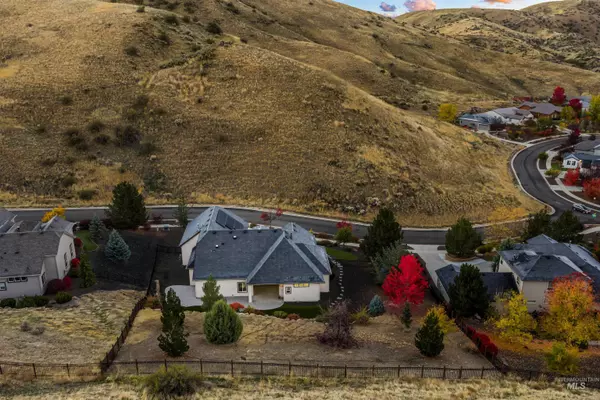 Boise, ID 83714,5826 W Shadow Run