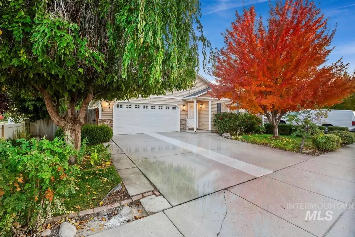 Meridian, ID 83646,267 E Red Rock St.