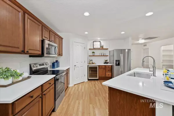 Meridian, ID 83646,267 E Red Rock St.