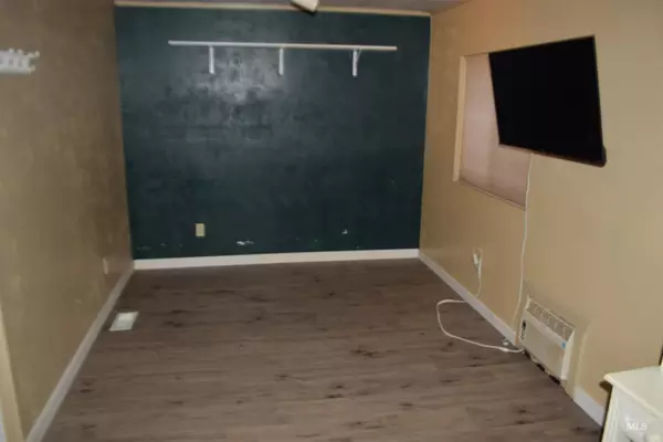 Kuna, ID 83644,1299 N School Ave.