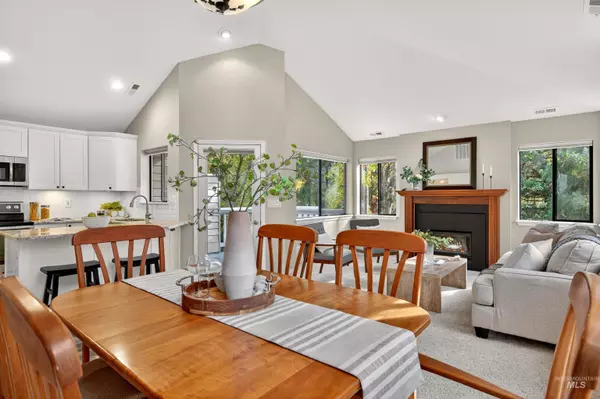 Boise, ID 83706,978 E Riverpark Lane