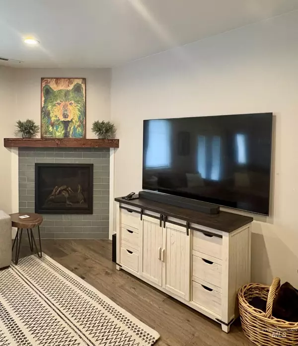 Mccall, ID 83638,611 Blue Water Cir