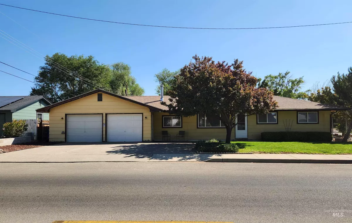 Mountain Home, ID 83647-1826,1540 N 10th E