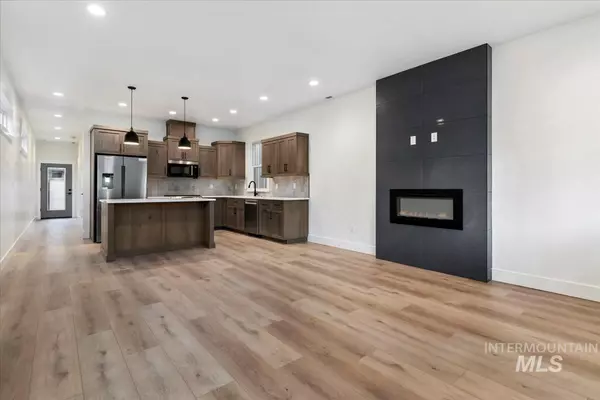 Boise, ID 83712,618 E Krall St