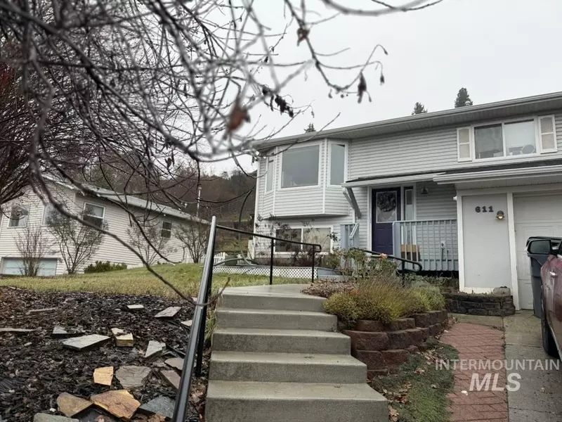 611 Northwood Dr, Moscow, ID 83843